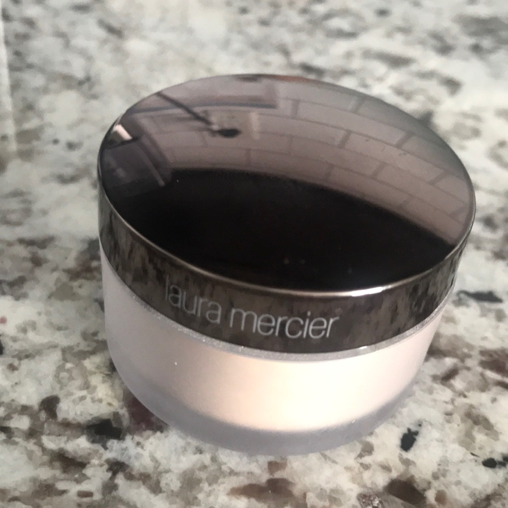 Laura Mercier Translucent Glow Powder